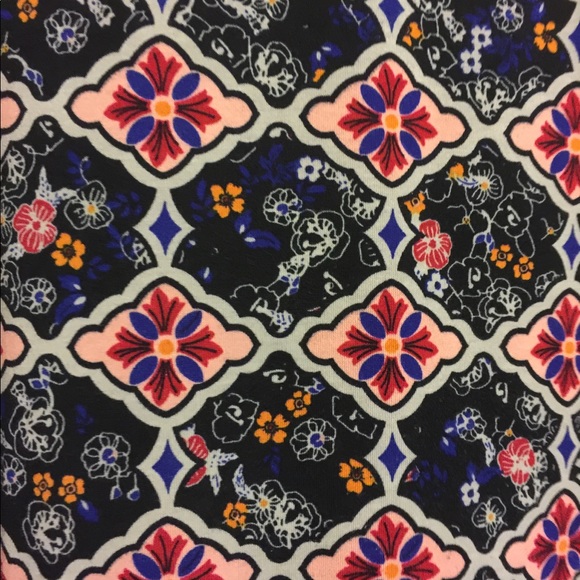 Lularoe 3X Irma top - Picture 2 of 2